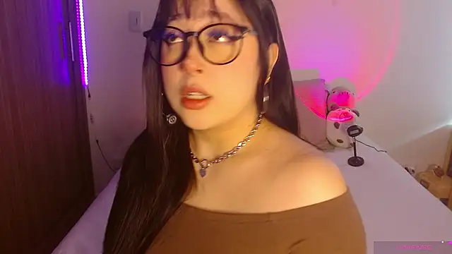 Oliviargf online show from July 9, 1:26 pm