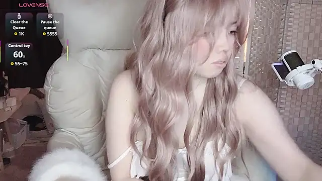 Cocobee online show from November 26, 5:03 pm