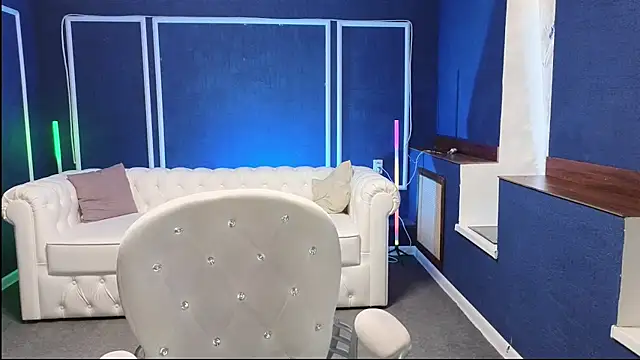 Snapshot of Kira_Kenet chatting on March 19, 7:51 am Kira Kenet online show from March 19, 7:51 am