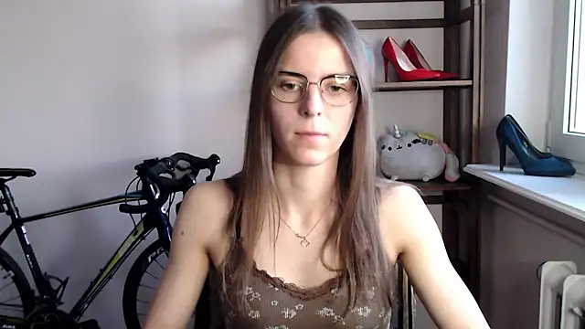 love megi online show from December 15, 2:32 pm