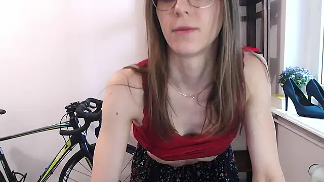 love megi online show from February 8, 7:34 am