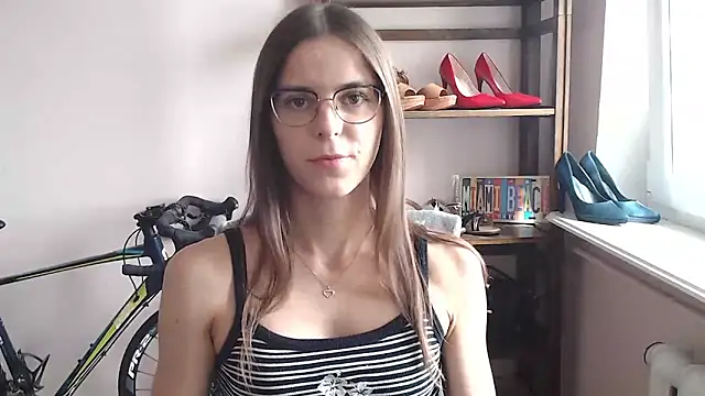 Snapshot of love_megi chatting on June 4, 1:28 pm love megi online show from June 4, 1:28 pm