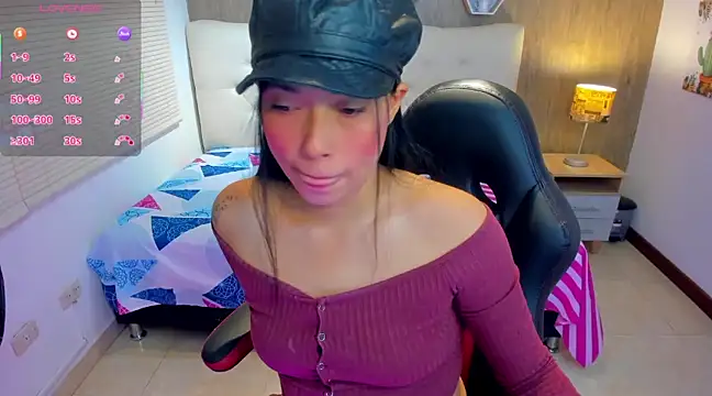  LiilyWong online show from March 11, 4:54 am