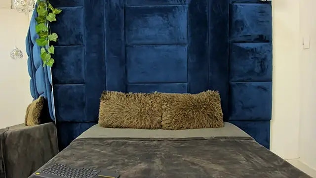 Snapshot of Samantha-Harpper chatting on March 22, 6:11 am Samantha-Harpper online show from March 22, 6:11 am