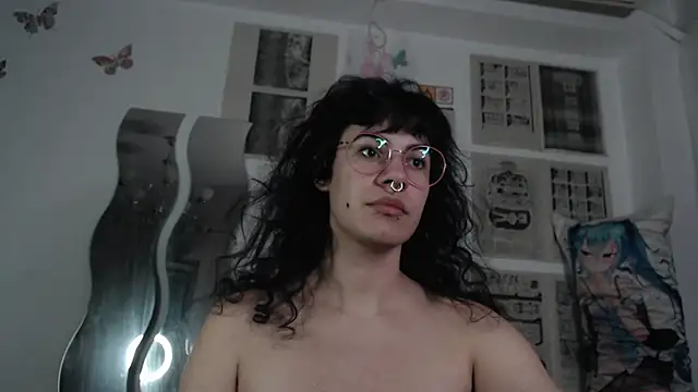 Snapshot of PainPrince69 chatting on March 19, 4:05 am PainPrince69 online show from March 19, 4:05 am