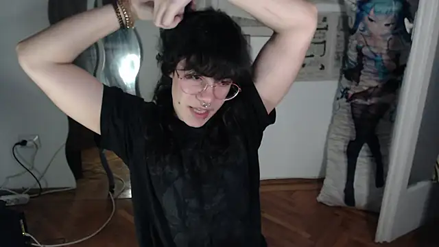 Snapshot of PainPrince69 chatting on April 22, 2:58 am PainPrince69 online show from April 22, 2:58 am
