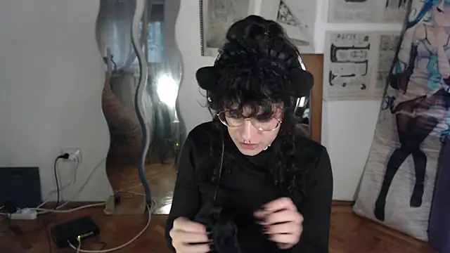 Snapshot of PainPrince69 chatting on May 19, 3:24 am PainPrince69 online show from May 19, 3:24 am