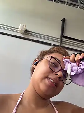 Snapshot of AlesiaCooper chatting on March 13, 8:37 pm AlesiaCooper online show from March 13, 8:37 pm