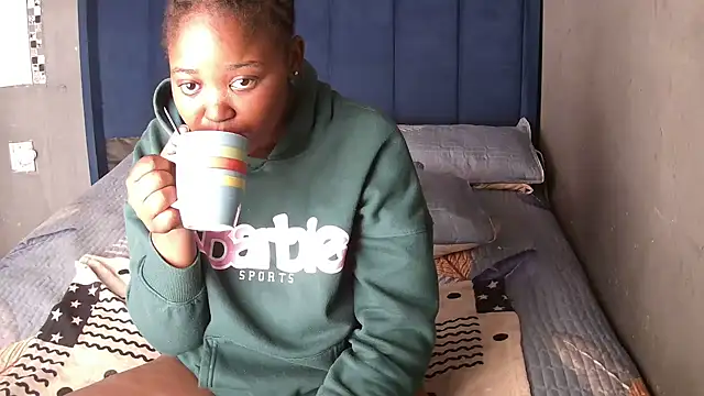 SexyShybarbie online show from April 1, 5:41 am