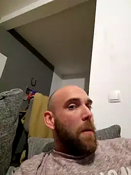 Snapshot of Smokeym123 chatting on March 19, 11:25 pm Smokeym123 online show from March 19, 11:25 pm