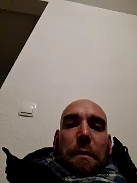 Smokeym123 online show from February 21, 7:04 pm