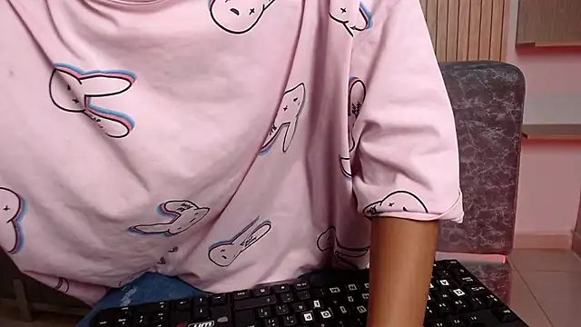 willow smitt online show from March 5, 12:56 pm