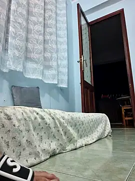 Snapshot of alexandraa12 chatting on October 3, 8:28 pm alexandraa12 online show from October 3, 8:28 pm