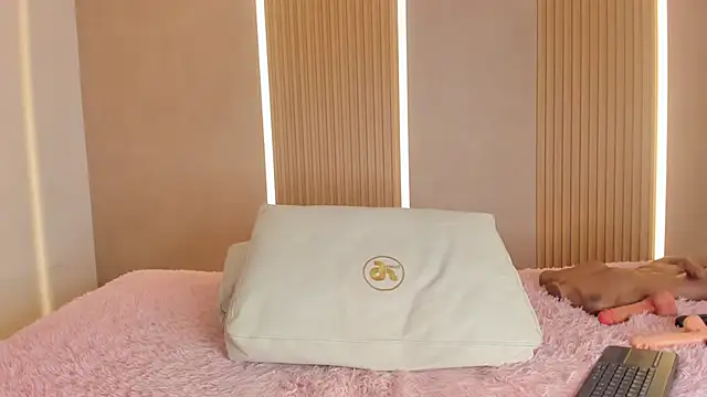 Snapshot of stephany_summer chatting on February 28, 7:37 pm stephany summer online show from February 28, 7:37 pm