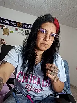 Snapshot of DaniPoison chatting on February 12, 12:27 am DaniPoison online show from February 12, 12:27 am