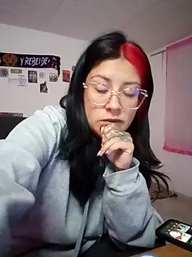 Snapshot of DaniPoison chatting on February 17, 12:23 pm DaniPoison online show from February 17, 12:23 pm