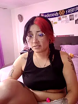 Snapshot of DaniPoison chatting on February 25, 5:55 pm DaniPoison online show from February 25, 5:55 pm