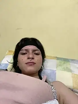 Snapshot of val_zx chatting on March 20, 7:47 am val zx online show from March 20, 7:47 am