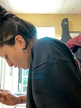 Snapshot of val_zx chatting on October 16, 5:25 pm val zx online show from October 16, 5:25 pm