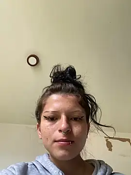 Snapshot of val_zx chatting on June 24, 3:11 pm val zx online show from June 24, 3:11 pm