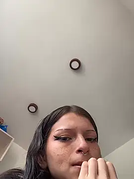 Snapshot of val_zx chatting on July 5, 2:13 pm val zx online show from July 5, 2:13 pm