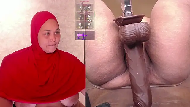 Snapshot of BBWHijab chatting on May 7, 11:43 pm BBWHijab online show from May 7, 11:43 pm