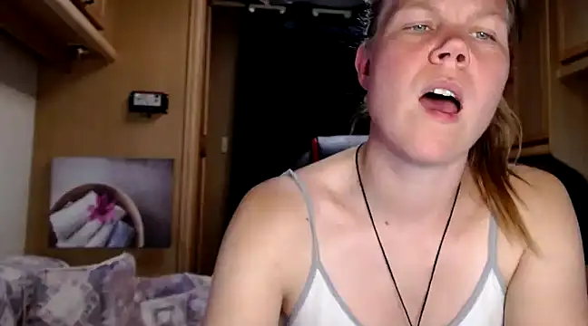 CallMeMaria online show from December 29, 3:46 pm