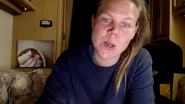 CallMeMaria online show from December 29, 9:09 pm