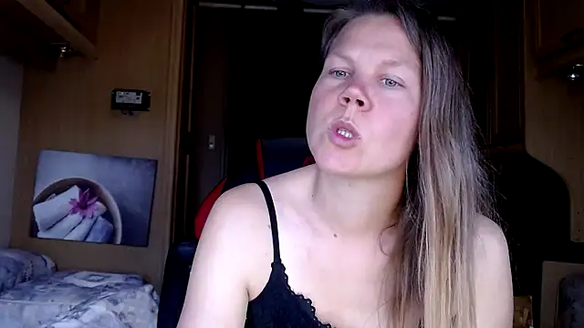 CallMeMaria online show from January 5, 3:45 pm