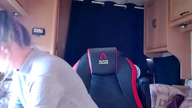 CallMeMaria online show from January 9, 4:39 pm