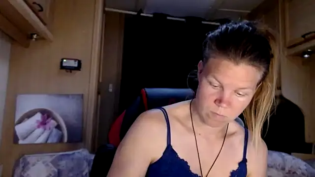 CallMeMaria online show from January 13, 1:06 pm