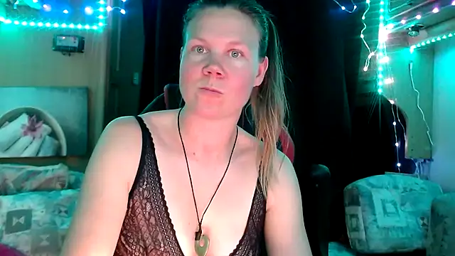 CallMeMaria online show from January 27, 6:31 pm