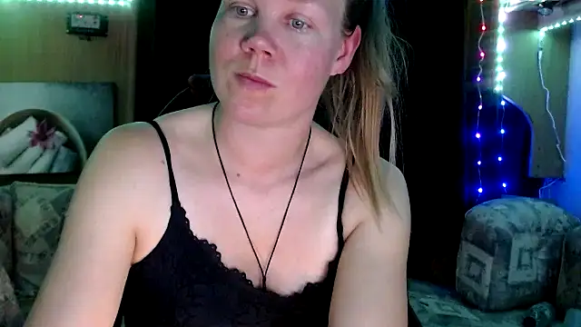 CallMeMaria online show from February 5, 8:57 pm