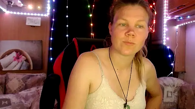 CallMeMaria online show from February 13, 4:39 pm