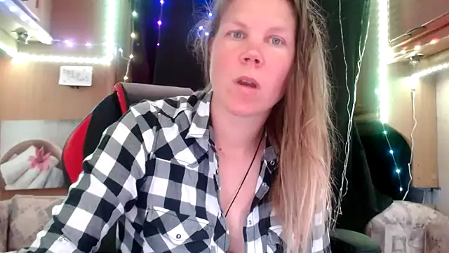 CallMeMaria online show from February 16, 1:27 pm