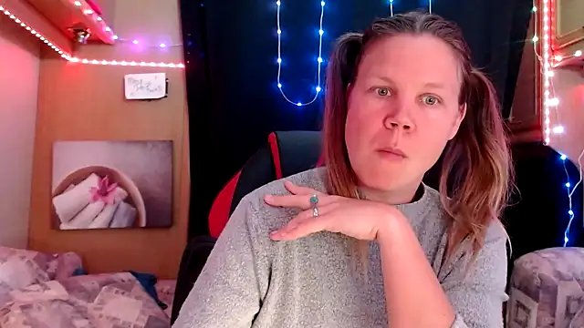 CallMeMaria online show from March 6, 1:46 pm