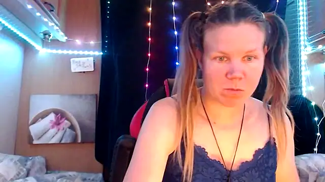 CallMeMaria online show from March 7, 1:40 pm