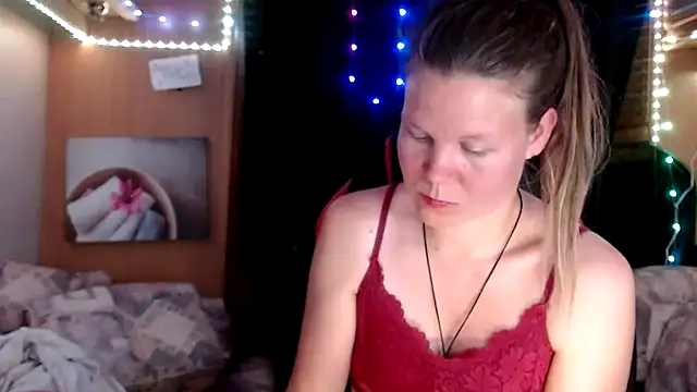 CallMeMaria online show from March 9, 10:30 pm