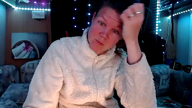 CallMeMaria online show from March 21, 6:07 pm