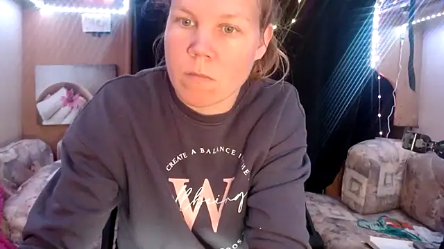 CallMeMaria online show from March 22, 11:21 am