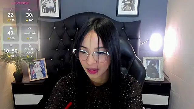 Snapshot of Lissandra_18 chatting on November 4, 4:11 am Lissandra 18 online show from November 4, 4:11 am