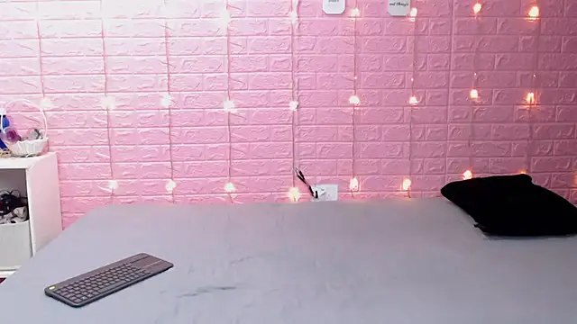 wet valery online show from March 9, 10:03 pm