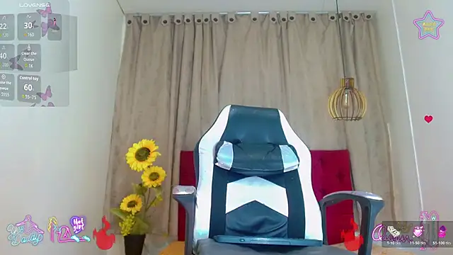 Snapshot of alexsandra_kiss chatting on February 7, 11:25 am alexsandra kiss online show from February 7, 11:25 am