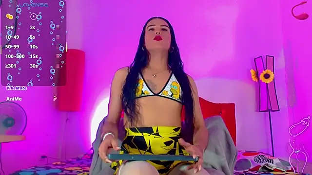 Snapshot of alexsandra_kiss chatting on April 27, 11:19 am alexsandra kiss online show from April 27, 11:19 am