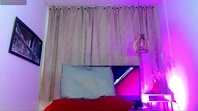 Snapshot of alexsandra_kiss chatting on May 28, 11:29 am alexsandra kiss online show from May 28, 11:29 am