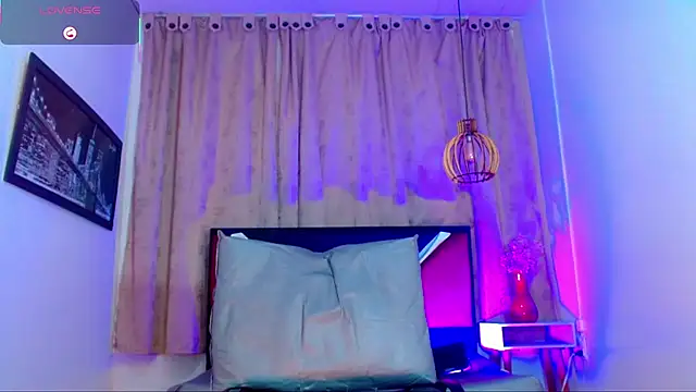 Snapshot of alexsandra_kiss chatting on June 23, 11:30 am alexsandra kiss online show from June 23, 11:30 am