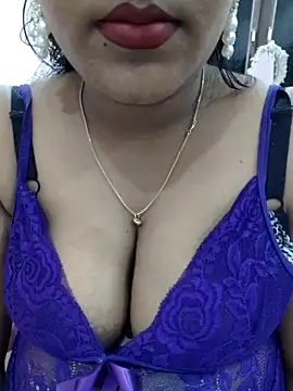 Snapshot of priya_00143 chatting on May 5, 6:16 pm priya 00143 online show from May 5, 6:16 pm