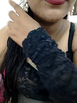 Snapshot of priya_00143 chatting on May 7, 6:02 pm priya 00143 online show from May 7, 6:02 pm