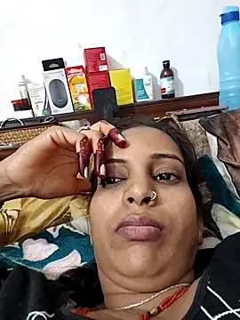 Snapshot of Hotty-Nidhi chatting on February 18, 3:02 am Hotty-Nidhi online show from February 18, 3:02 am