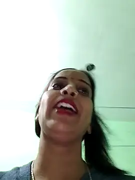 Snapshot of Hotty-Nidhi chatting on February 18, 3:19 pm Hotty-Nidhi online show from February 18, 3:19 pm